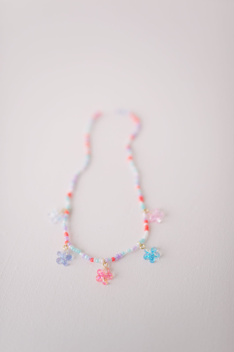 Boutique Shimmer Flower Necklace Great Pretenders USA