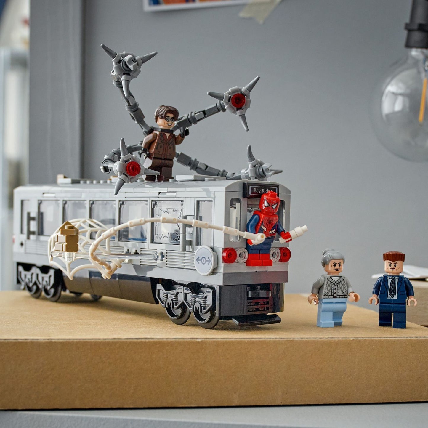 LEGO Super Heroes Marvel: Spider-Man vs. Doc Ock Subway Train Scene