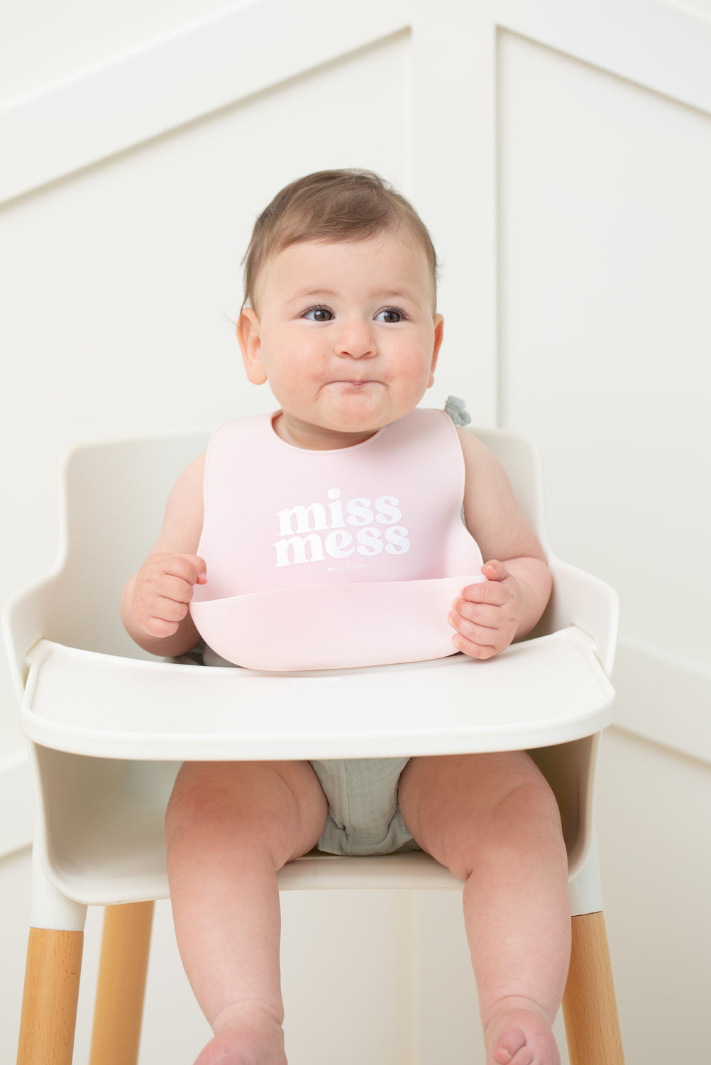 Miss Mess Wonder Bib