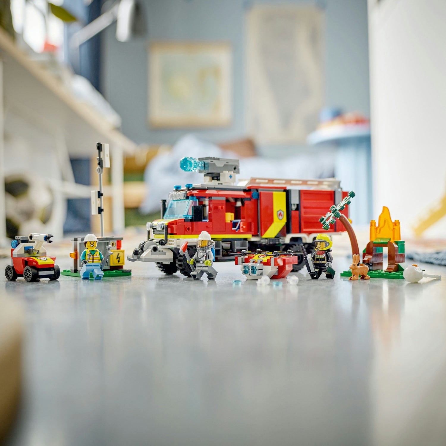 LEGO® City Fire: Fire Command Truck