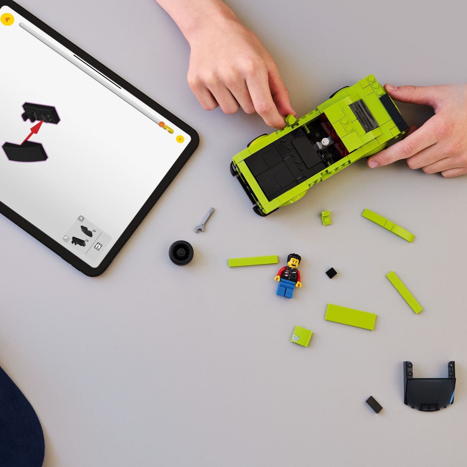 LEGO Speed Champions: Dodge Challenger SRT Hellcat Sports Car