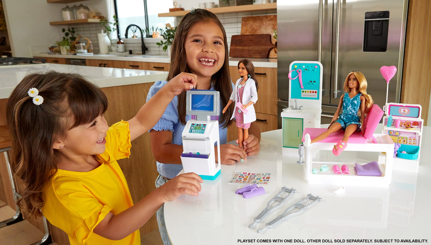 Barbie Fast Cast Clinic Playset